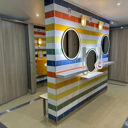 Wildflower, Premium Plus Hot Tub Lodge South Cerney Exteriör bild