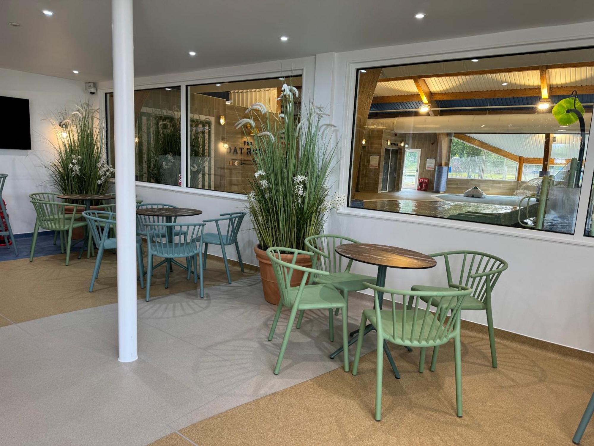 Wildflower, Premium Plus Hot Tub Lodge South Cerney Exteriör bild